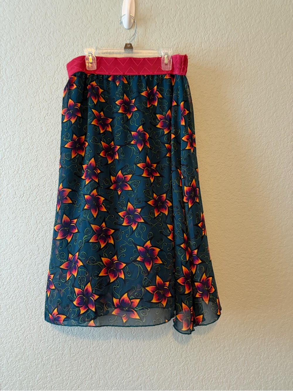 LuLaRoe Lola Chiffon Teal Hot Pink Women’s
Tropical Medium